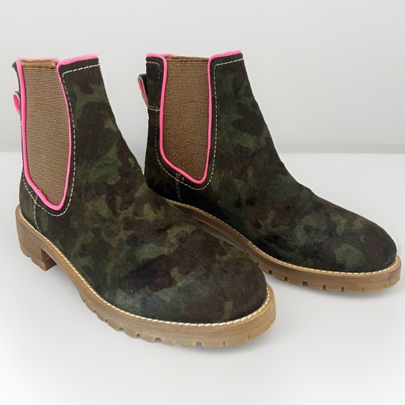 Boden Shoes - Boden Freya Chelsea Boots Camo Calf Hair Metallic Pink Green NWOT Size EU37 US 6